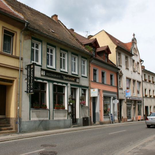Wohnhaus in geschlossener Bebauung Kirchstraße 53