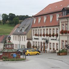 Rathaus (bestehend aus zwei Gebäudeteilen) Markt 68