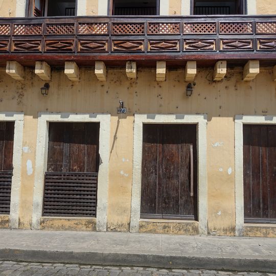 Casa com muxarabi à Rua do Amparo, nº 28