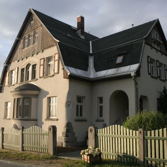 Wohnhaus mit Einfriedung Grenzstraße 15