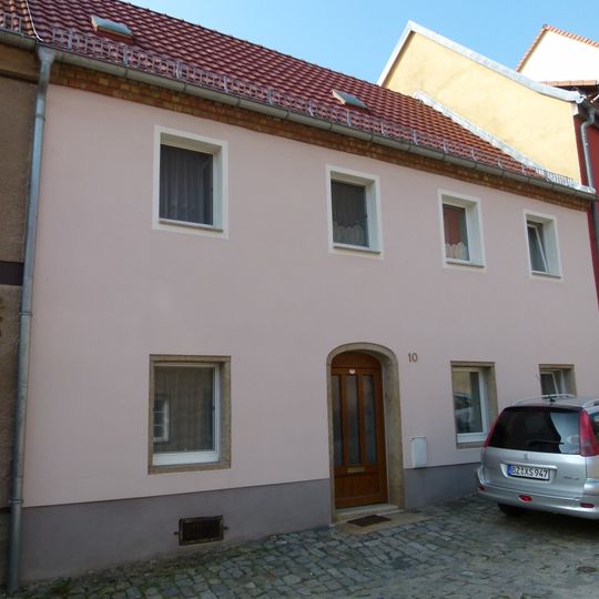 Wohnhaus in geschlossener Bebauung Am Hof 10