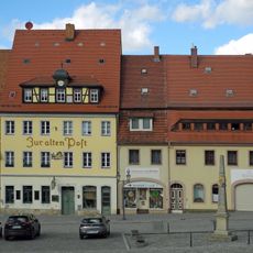Wohnhaus (mit zwei Hausnummern) in geschlossener Bebauung Markt 11; 12