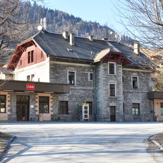 Aufnahmsgebäude des Bahnhofs Bad Hofgastein
