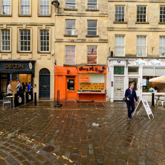 16, Kingsmead Square