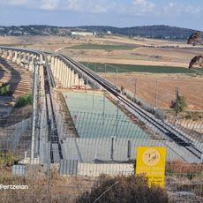 גשר הרכבת בעמק אילון