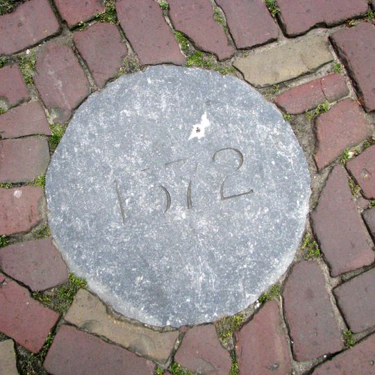 Steen ter herinnering moord op Don Pachieco in 1572