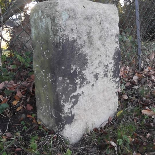Milestone, just E of Leeds Road, jct Breary Lane East and Creskeld Lane