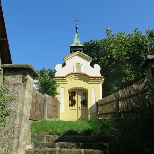 Kaple u domu 59 v Karasech