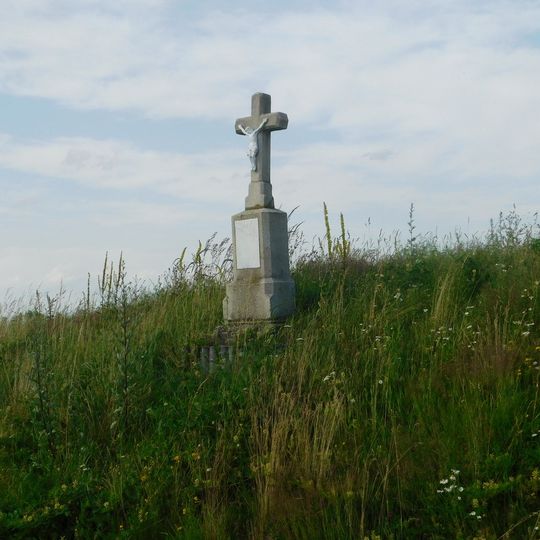 Kříž na křižovatce u hájovny Valdek