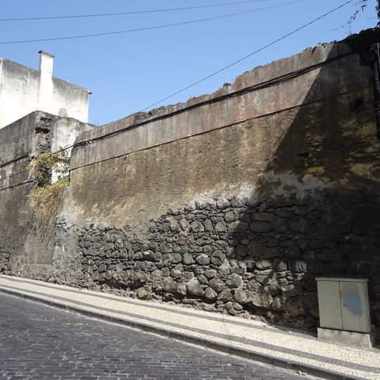 Stadtmauerrest Rua Major Reis Gomes
