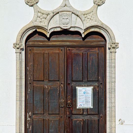 Pórtico da antiga igreja de Palhais