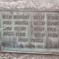 Pomník padlým v Doníně