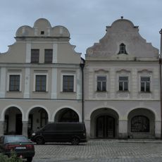 Náměstí Zachariáše z Hradce 48