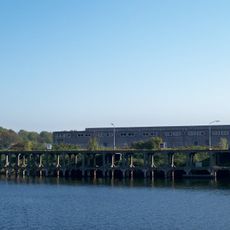 Mijnenmagazijn, geheel uit monoliet gestort beton opgetrokken