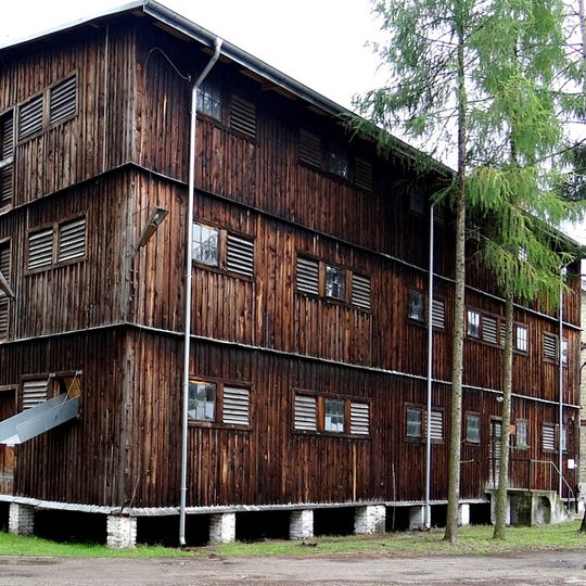 Magazyn szyszek przy łuszczarni nasion w Zwierzyńcu