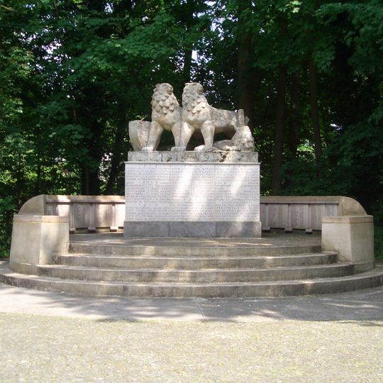 Kriegerdenkmal an der Schloßstraße