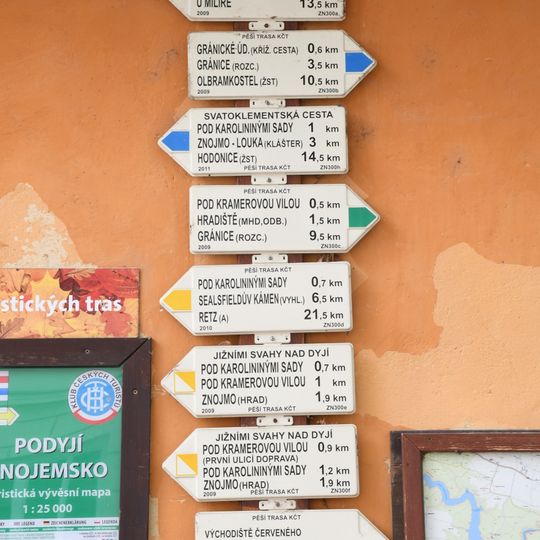 Rozcestník Znojmo - hrad