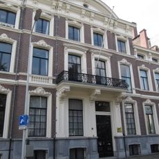 Herenhuis, gebouwd door de aannemer-architecten Bernhard Kuhnel en Johann Diedrich Meiners in eclectische bouwstijl