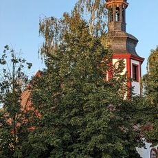 Cemetery and church Plaußig