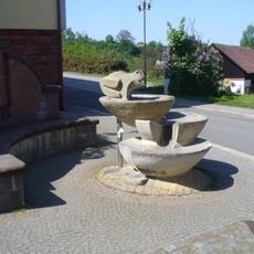 Kašna u obecního úřadu v Košťálově