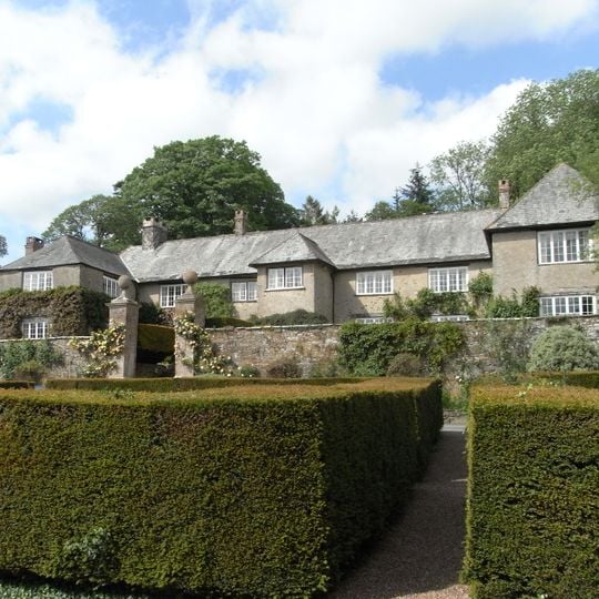 Garden Walls And Gate Piers To Garden Immediately South Of Whitechapel Manor
