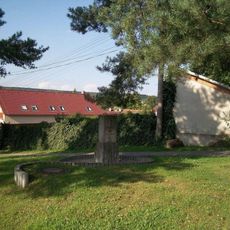 Památník v Tlučné (2)