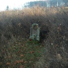 Kříž u Vranova nedaleko dráhy