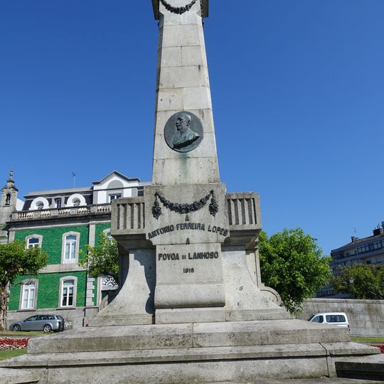 Monumento a António Lopes