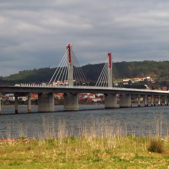 Ponte sobre a ría de Noia