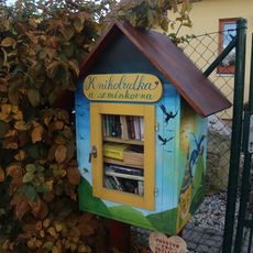 Knihobudka and Semínkovna