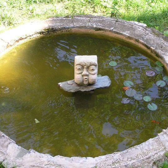 Plastika v jezírku na Horním Hradu