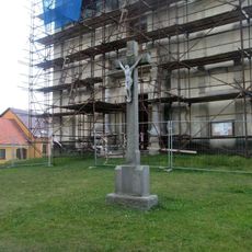 Kříž před kostelem v Nové Cerekvi