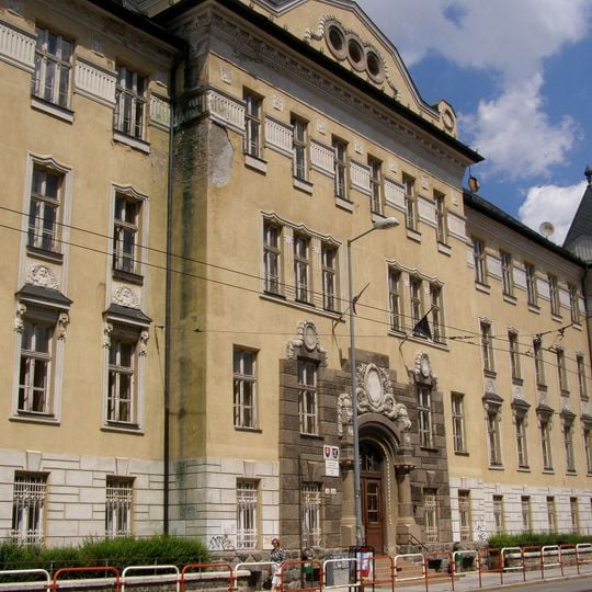 Štátna dievčenská škola