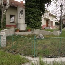 Pomník Jana Husa na návsi v Čečelicích