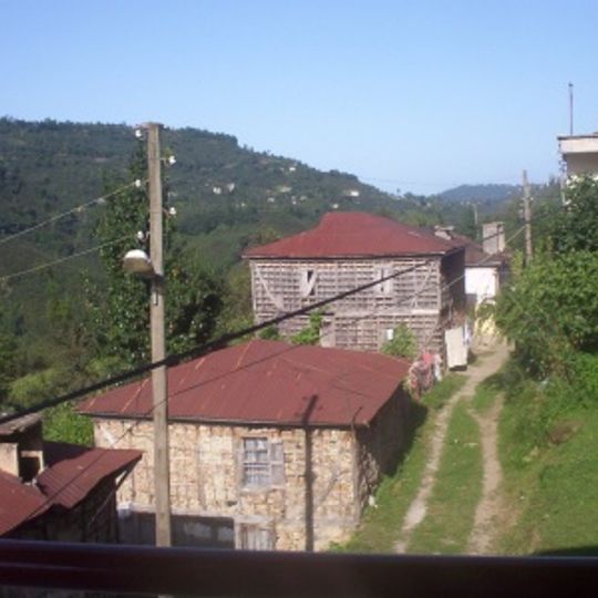 Gülyalı
