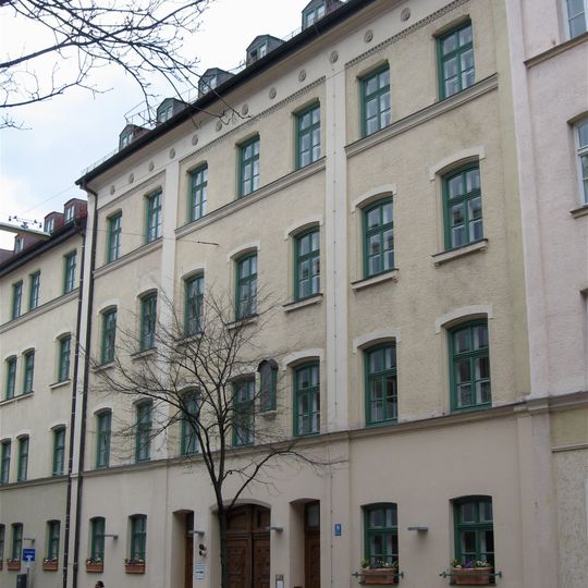 Hochbrückenstraße 16