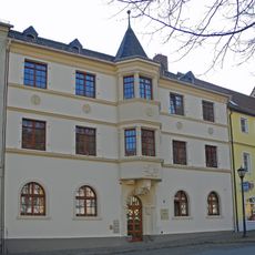 Verwaltungshaus in geschlossener Bebauung Hauptstraße 42