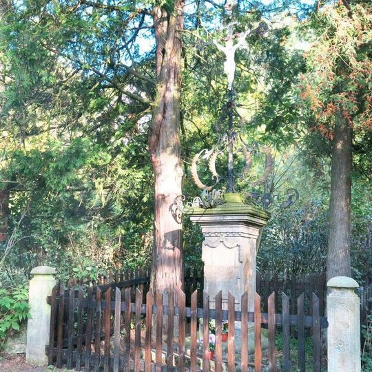 Kříž u domu 85 v Dolní Chřibské