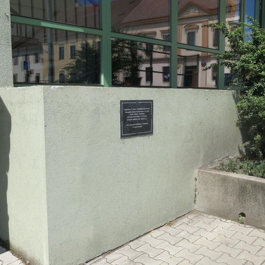 Pamětní deska obráncům četnické stanice 14. 9. 1938 na domě 332 ve Verneřicích