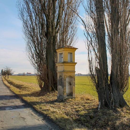 Boží muka v Nové Dědině západně od vsi u silnice