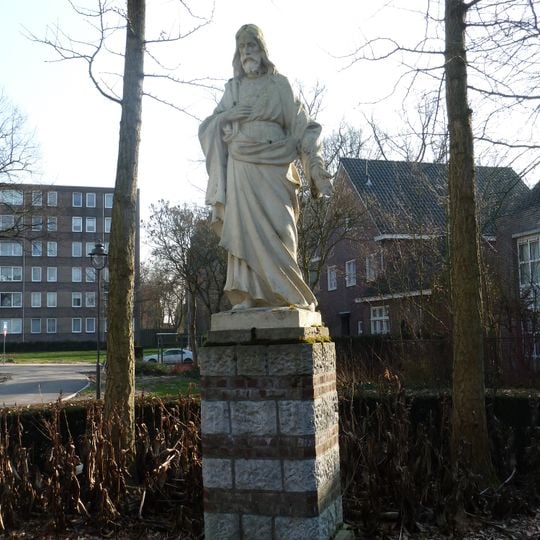 Statue of Sacred Heart of Jesus Christ
