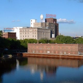 Hennepin Island Hydroelectric Plant
