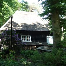 Westerwolde: tuinhuisje