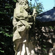 Socha svatého Prokopa na mostě k hradu Valdštejn