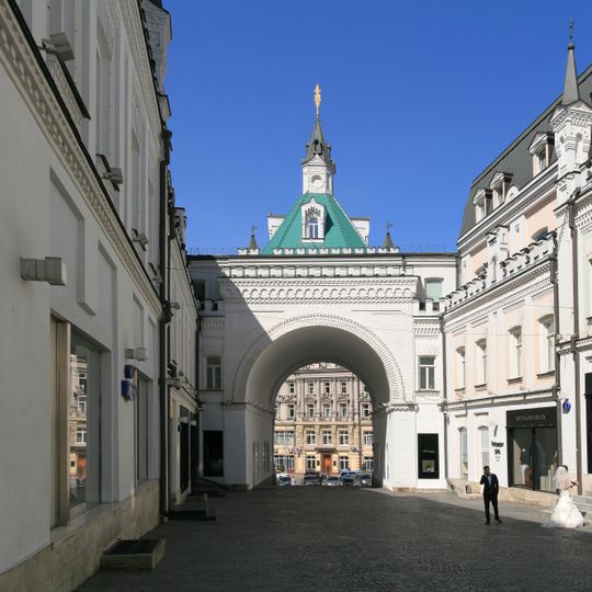 Tretyakovsky Passage Arch
