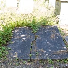Grave of Froulay-Noailles