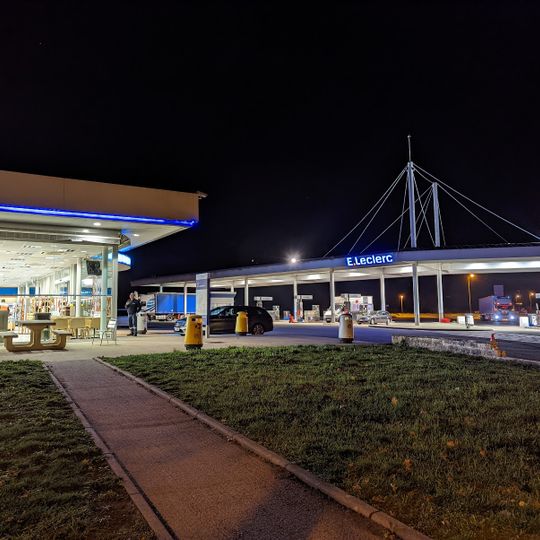 Parthenaise's Highway Station
