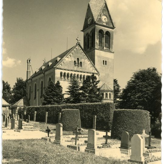 Evangelische Pfarrkirche und Friedhof Bretnig Kirchstraße 9