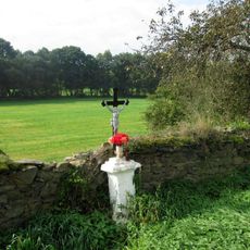 Kříž západně od Lozy u zdi