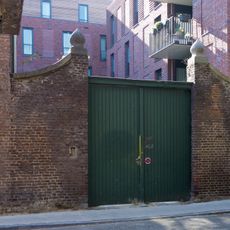 Garden wall with pillars at Heilige Geeststraat 24